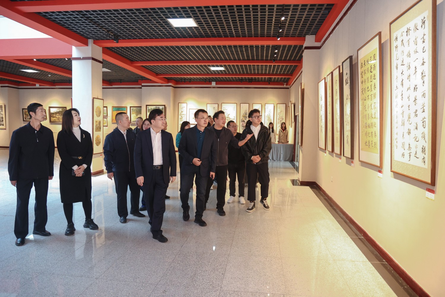 山西大同大学庆祝中华人民共和国成立75周年教职工书画摄影作品展开幕